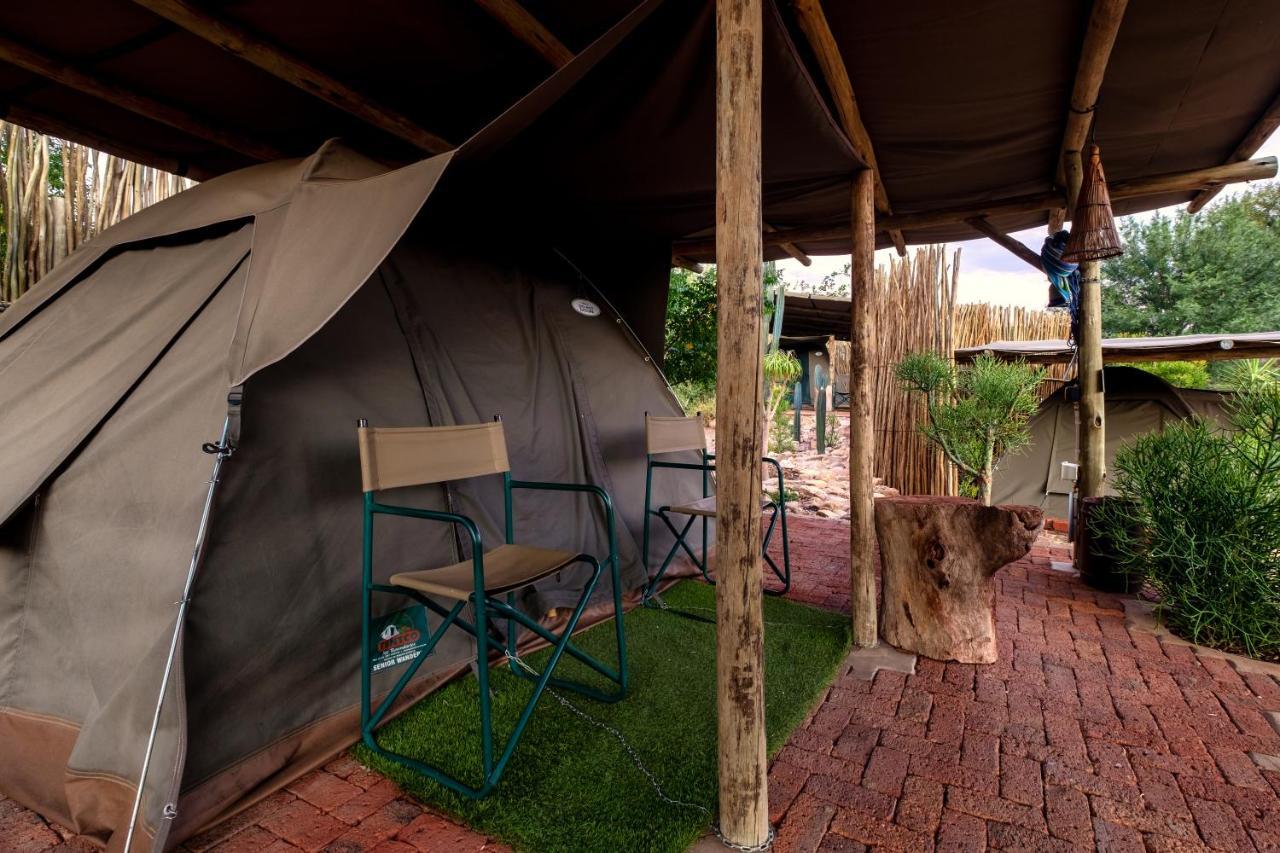 Hotel Urban Camp à Windhoek Extérieur photo